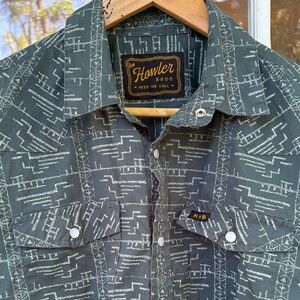 Howler Brothers - Olive Geometric Snap Shirt - Medium EUC